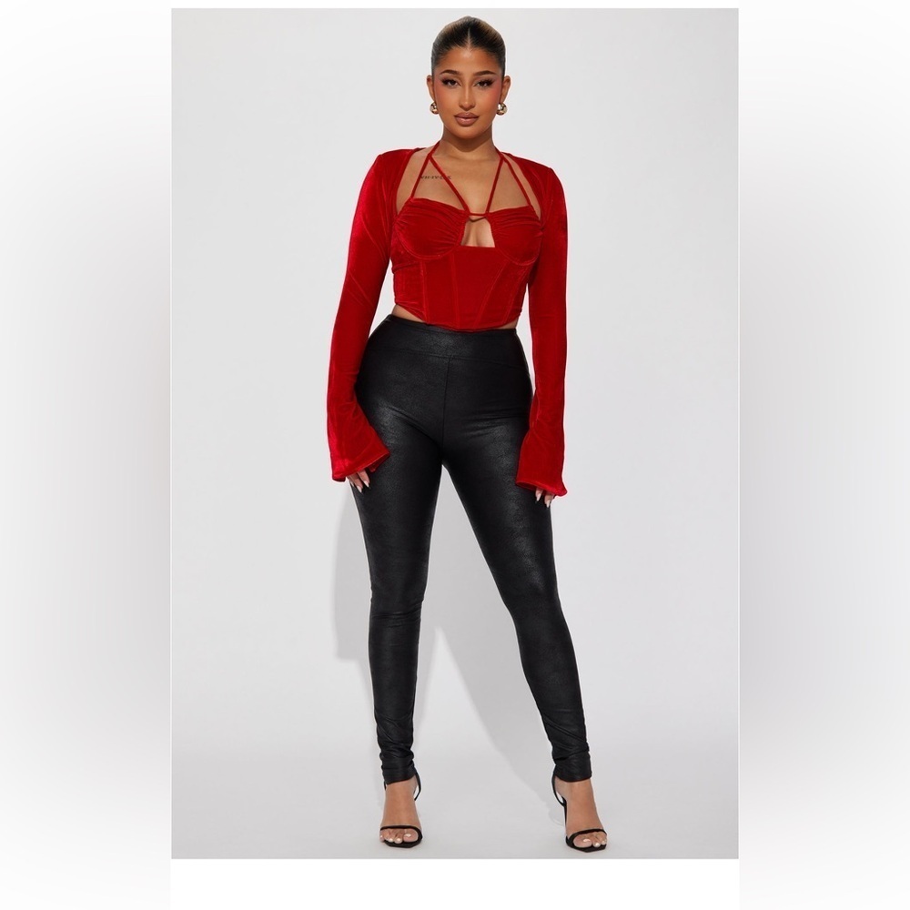 🩷 3/$18 NWT Fashion Nova body sculpting coated black faux leather leggings